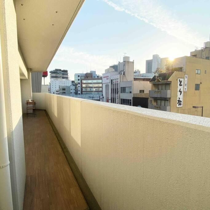 Open Sale高級民宿 絕佳地理位置大空間日本橋30秒 道頓堀 黒門市場 難波3房 可10人 Osaka Exteriör bild